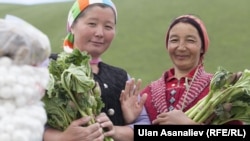 Жайлоодогу аялдар