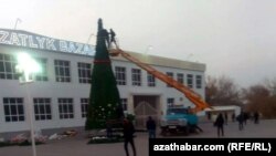 Украшение города к новогодним праздникам. Ашхабад, декабрь, 2021 