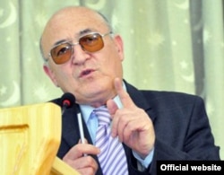 Рашид Ғанӣ Абдулло, коршиноси тоҷик.