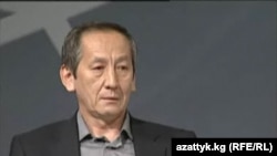 Акылбек Сариев.