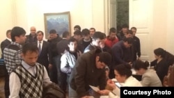 Раъйдиҳӣ дар бинои сафорат дар Маскав