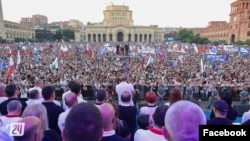 Armenia - Former President Robert Kocharian and senior members of his Hayastan (Armenia) bloc hold an election campaign rally in Yerevan's Republic Square, June 18, 2021.