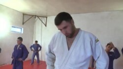 Аз толори кӯчак то мусобиқоти ҷаҳонӣ. Темур орзу дорад қаҳрамон шавад