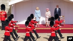 Аудієнція включала почесну варту та чаювання з монархинею