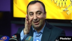 Հրայր Թովմասյան, արխիվ