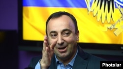 Հրայր Թովմասյան, արխիվ