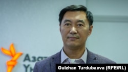 Эмиль Токтошев.