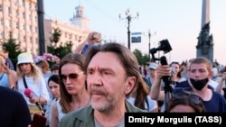 Сергей Шнуров на митинге в поддержку арестованного губернатора Сергея Фургала, Хабаровск, 27 июля
