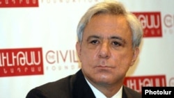 Бывший министр иностранных дел Армении, председатель фонда «Сивилитас» Вардан Осканян 