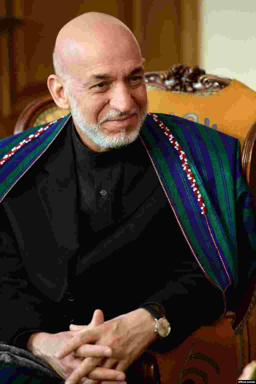 Ооган президенти Карзай.