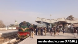 Кветта шаарында токтотуп турган поезд. Пакистан. 15-ноябрь, 2024-жыл. Иллюстрациялык сүрөт.
