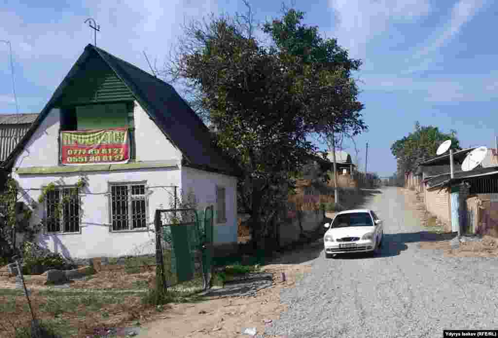 Мурун Дача, азыр Алай-1, Алай-2 деп аталган конуштагы үйлөрдүн көбү орустардан калган. Бул айылда азыр да ФАП, мектеп, бала бакча сыяктуу социалдык мекемелер жок. Конушта болсо&nbsp;беш миңдей киши жашайт.