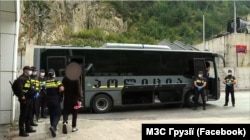 Автобус, яким везли українців