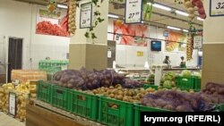 Ілюстраційне фото. Продуктовий магазин в окупованому Сімферополі, вересень 2015 року