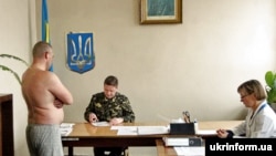 Робота медичної комісії в ТЦК та СП, архівне фото, 2015 рік