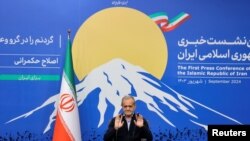 زشکیان بر ادامۀ برنامۀ راکت‌های بالستیک ایران با وجود تحریم‌های غرب تأکید کرده است