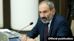 Armenia - Prime Minister Nikol Pashinian speaks at a cabinet meeting in Yerevan, 1 June 2018.