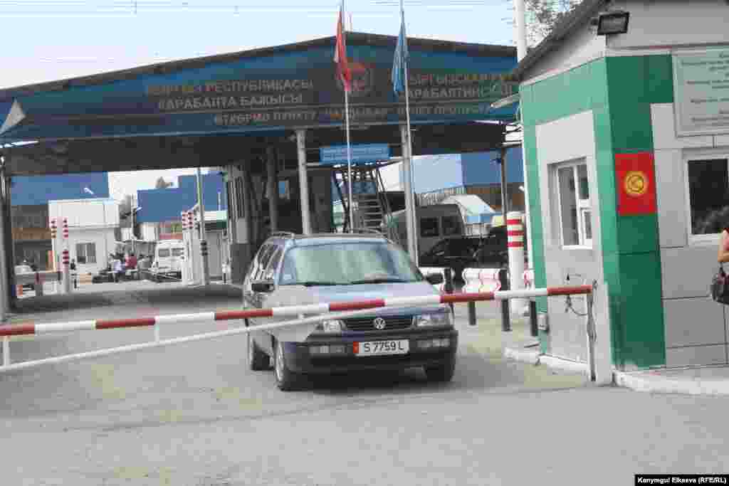 КПП - отдельная территория и страна. Где свои правила и законы.