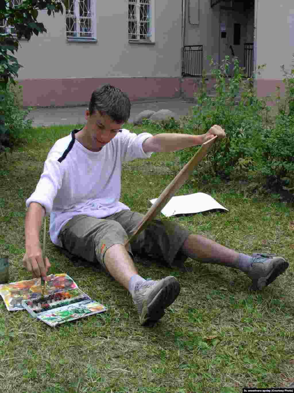 Під час навчання у Мінському державному архітектурно-будівельному коледжі