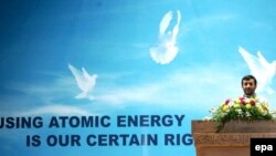 Махмуд Ахмадинежад «обогатил уран» во внутриполитических целях, считают эксперты