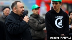 Конституция көнендә митинг, архив фотосы