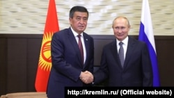 Сооронбай Жээнбеков жана Владимир Путин.