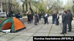 БШКнын алдындагы акция. 14-апрель, 2021-жыл. 