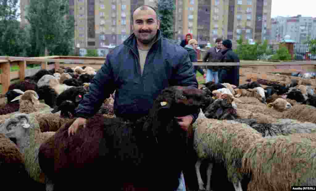 &quot;Казан нуры&quot; мәчете каршында корбан сарыклары сату, эшкәртү мәйданчыгы