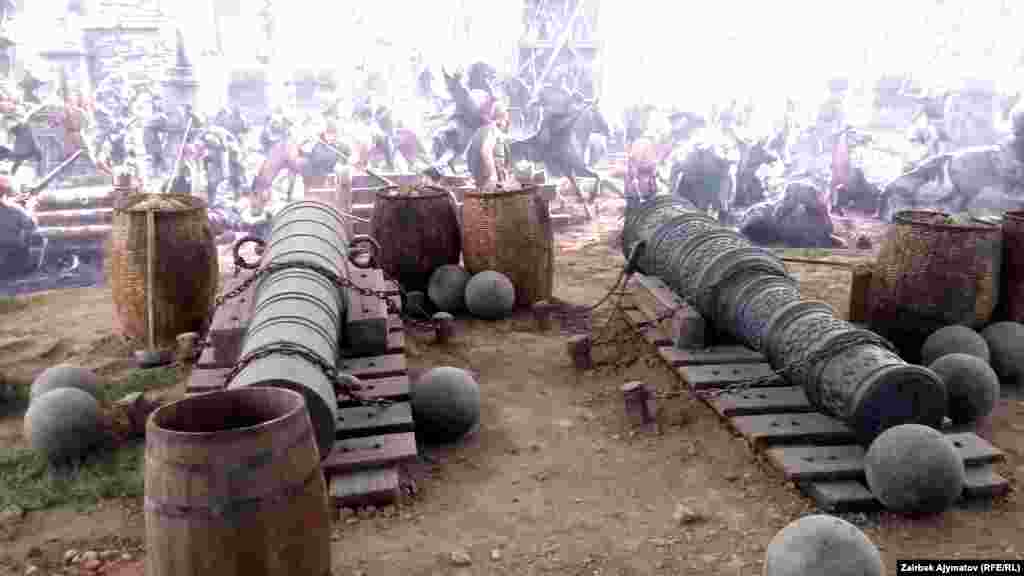 Диаметр сферического пространства музей составляет 38 метров, высота - 20 метров. Автор проекта - Хашим Ватандаш. Площадь полотна &laquo;Панорамы 1453&raquo;,&nbsp;на котором изображены около 10 тысяч воинов, составляет&nbsp;немногим менее двух с половиной тысяч&nbsp;квадратных метров​.