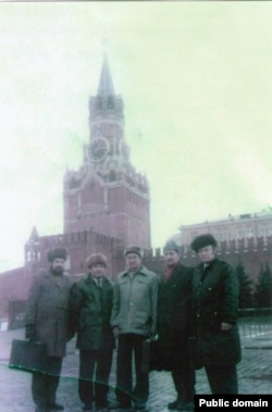 Devlet komissiyasınıñ azaları. 1990 senesi