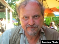 Александр Генис