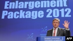 Belgium -- EU Enlargement commissioner Stefan Fule gives a press on the adoption of the 2012 Enlargement Package at the EU headquarters in Brussels, 10Oct2012