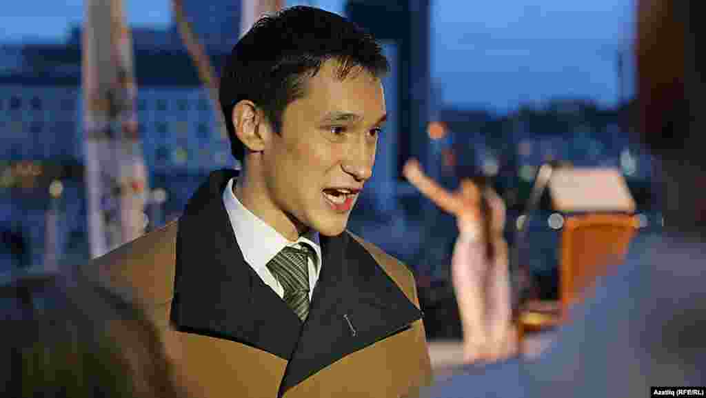 Камал театры каршында яңа сезон ачу тантанасы. Ришат Әхмәдуллин. &nbsp;