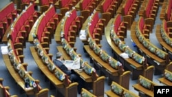 Время читать газеты. В Раде во вторник