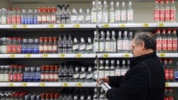  Türkmenabatda rus araklaryny satmaga rugsat berilmeýär