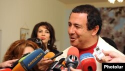 Armenia -- Leader of "Bargavach Hayastan" (Prosperous Armenia) party Gagik Tsarukian talks to the journalists minutes after voting, Arinj, 06May2012