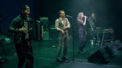 New Моң төркеме