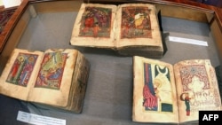 Հայկական ձեռագիր Ավետարաններ Երևանի Մատենադարանում, արխիվ