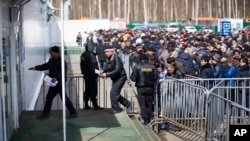 Орусия. Мигранттар. Архивдик сүрөт. 