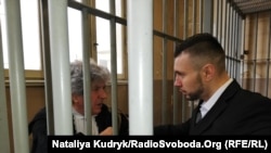 Віталій Марків спілкується з адвокатом Делла Валле