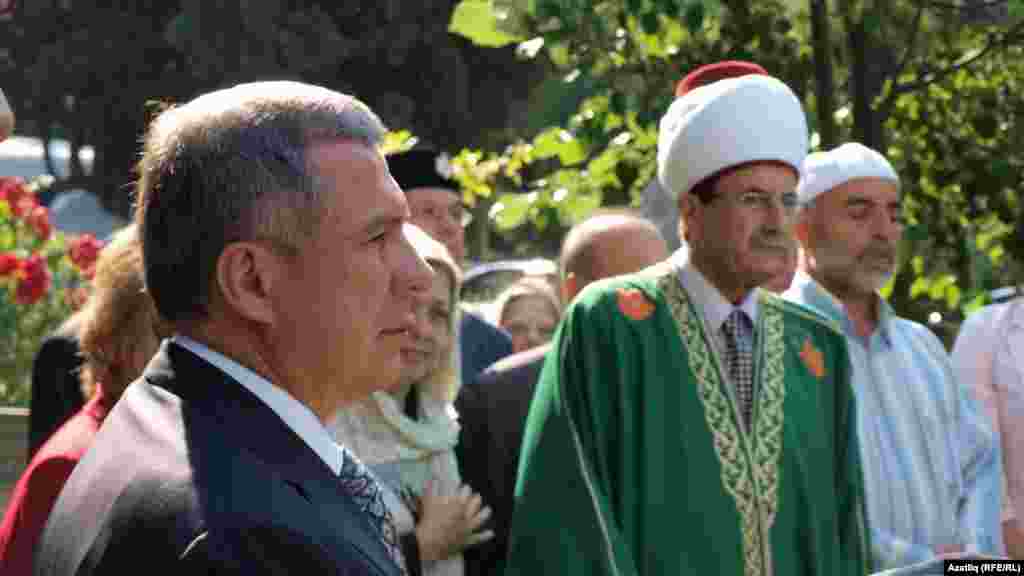 Миңнеханов Истанбул зиратында