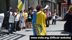 Українці Америки під час демонстрації у червні 2014
