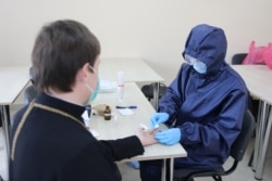 Священники у Львові проходять експрес-тестування