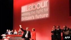 От традиционного лейборизма у партии лейбористов остался разве что фирменный цвет. На съезде в Манчестере