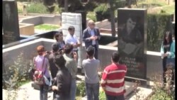 Mətbuat Azadlığı Günü Elmar Hüseynovun məzarı başında