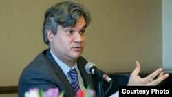 Профессор Александр Кули  