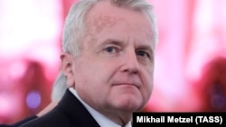 Американського посла (на фото) запросили до Ушакова на наступний день після того, як у телефонній розмові з Путіним президент США Джо Байден запропонував російському президенту в найближчі місяці зустрітися в одній із третіх країн