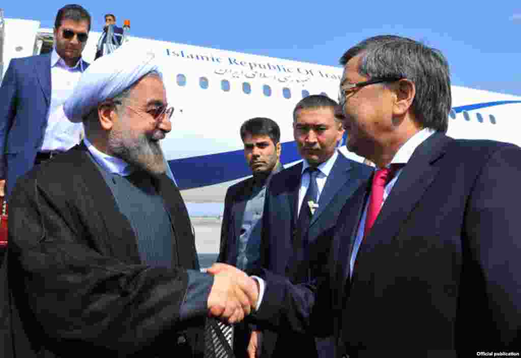 Бишкектеги Иран элчилигинен &quot;Азаттыкка&quot; билдиришкендей, президент Хасан Роухани Орусия президенти Владимир Путин жана Кытай лидери Си Цзинпин менен жолугууну пландап жатат. 