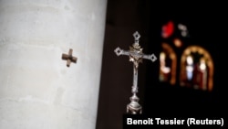 Як з’ясувала слідча комісія, до злочинів сексуального характеру були причетні від 2900 до 3200 священників