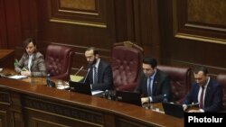 Слева направо: вице-спикер Лена Назарян, спикер НС Арарат Мирзоян,  вице-спикер Ален Симонян,  вице-спикер Ваге Энфиаджян, Ереван, 15 января 2019 г.